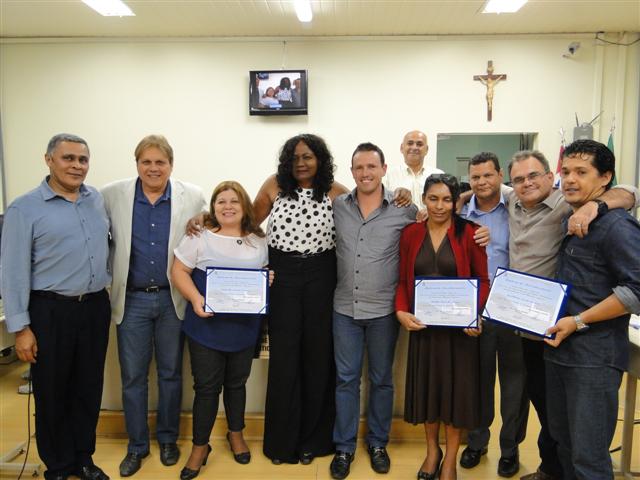 Câmara homenageia profissionais e empreendedores da cidade